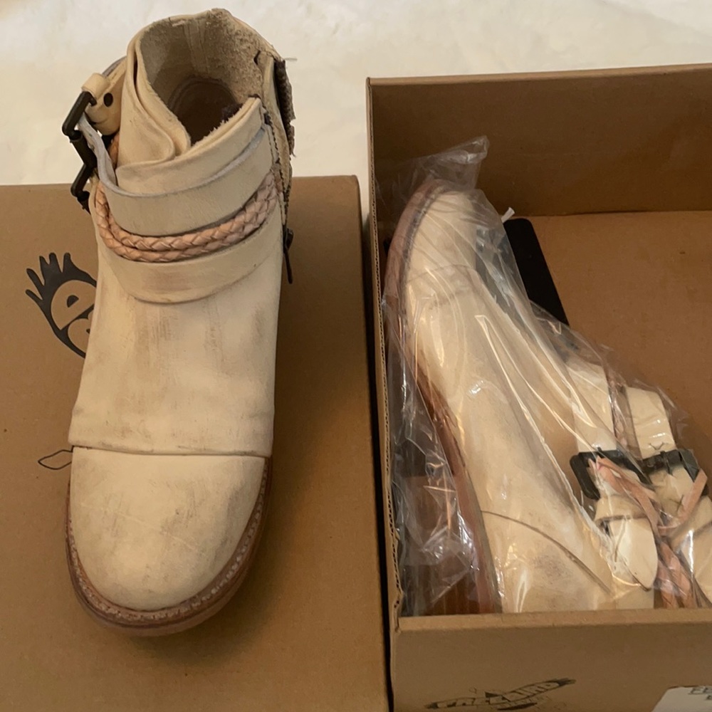 Freebird bone color boots